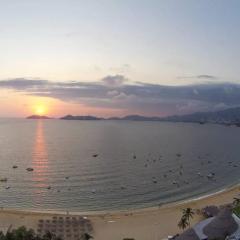 Luxury apartment in front of Acapulco Beach