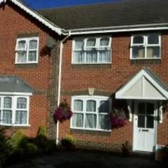 Lovely 3-Bed House in Chafford Hundred