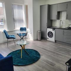 1 Bed Flat, Fibre Broadband, New, Washer Dryer, 10 mins from city centre