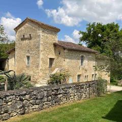 Gite de charme avec piscine - a charming cottage gite with swimming pool