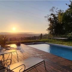 Villa avec piscine et vue admirable sur la nature