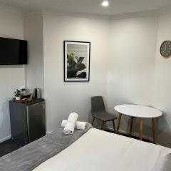 BENDIGO BOTANIC MOTEL- with KING BEDS-REFURBISHED 2022