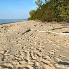 All the Waters Retro Home on Lake Michigan- Your Own PRIVATE BEACH