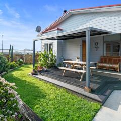 Ekhaya - New Plymouth Holiday Home