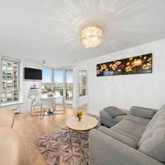 Water View Condo in Downtown Vancouver (2BR/2Bath)