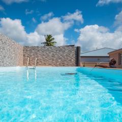 Evasion en plein cœur de la ville Studio Jacuzzis Sauna et piscine au centre de Port-Louis