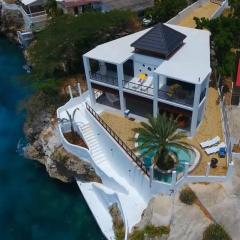 Yemaya Villa Curaçao Unique-Oceanfront-Private stairway to sea!