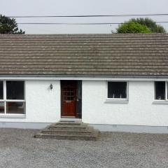 Lovely 3 Bedroom Bungalow Located in Drummore
