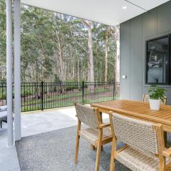 Karri Forest Vista-peaceful home with forest views
