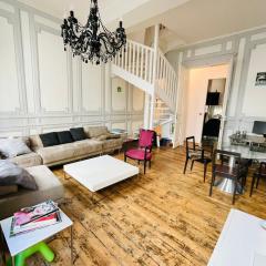 T4 apartment in the heart of old Bordeaux close to all amenities