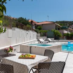 Apartment Villa Lavandula - Swimming pool view