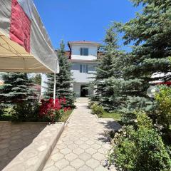 Гостевой дом Акварель 阿克瓦雷爾旅館 Guest house Akvarel 게스트하우스 아크바렐