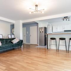 Design 3 bedrooms appartment, near Champs Elysees