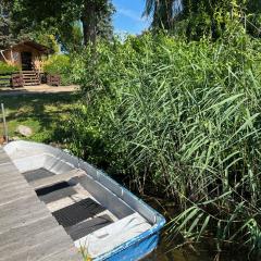 'Glamping' Angelzelt am See mit Steg und Boot (Mecklenburger Seenplatte)