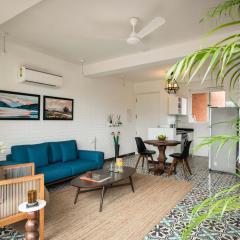 El Raso, Premium 1 BHK Apartments with Shared Pool, just 2 mins drive from famous Parra Coconut Tree Road, 24x7 Security, Kitchen, Daily Housekeeping
