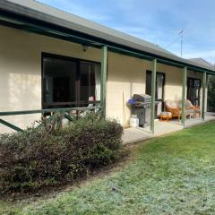 8b Rippingale Road
