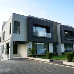 OXVUE Boutique Hotel