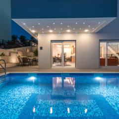 Luxury Villa Sun Stone heated pool & whirlpool