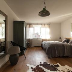 Modern-bayrisches Apartment mit Seeblick