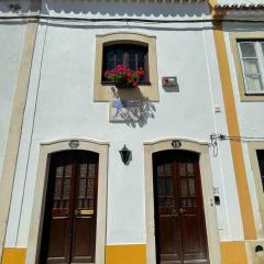 O Templário Sonolento, Perfect location in historic center