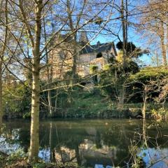 Grande maison de charme, 14 pers. 5 chambres, sauna, écrin de verdure, baby foot