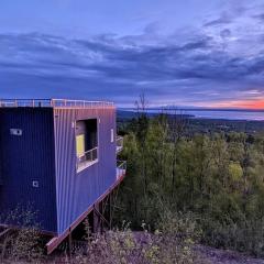 Modern 4BR Loft- Denali View, Roofdeck, Pool Table