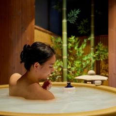 古今 天下茶屋 with a private parking lot and a half open-air bath and direct to KIX