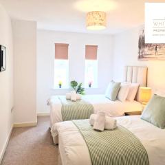 Contractors 2Bedrooms Apartment with Balcony & Free Parking by White Orchid Property Relocation
