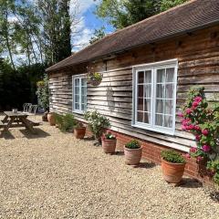 The Old Estate Office - Enchanting, Stylish Garden Cottage, Peaceful & Quiet