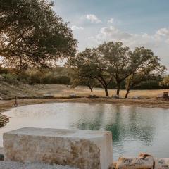 Hummingbird Haus - Hill country views on 20 acres with firepit