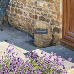 Honeysuckle Cottage - Hillside Holiday Cottages, Cotswolds