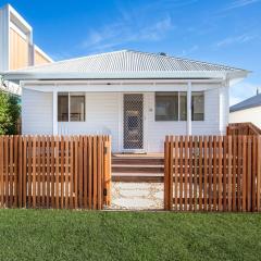 Fishery Road Cottage Pet Friendly 2 Mins Walk to Beach
