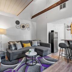 NEW!! Lovely unit w/ PRIVATE Hot Tub and patio!