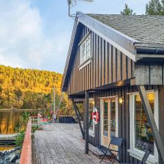 Nice Home In Lysøysundet With Kitchen