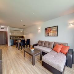 4 Seasons Apartment 535, Oak Residence