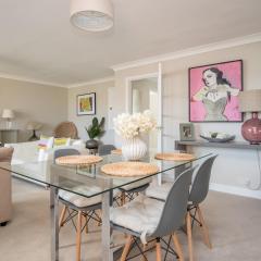 Pass the Keys Stylish 2 Bedroom Flat Apartment with Free Parking in Windsor