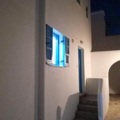 HOUSE 3Bedroom Maisonette ΕΞΟΧΙΚΟ Alyki PAROS 50m from BEACH ideal for families