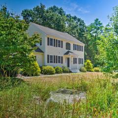 Marion Home with Private Deck Less Than 1 Mi From Beach