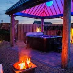 Lincoln Holiday Retreat Lodge with Private Hot Tub