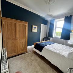 Central Helensburgh 1 BR, gr floor pet friendly