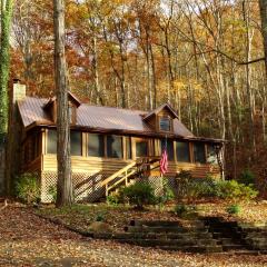 The Mountain Forager Cabin, Whitewater Rafting, Polar Express, Hot Tub, Home Gym, SMNP, SM Railroad