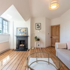 Pass the Keys Victorian Flat A Stones Throw From Hampton Court