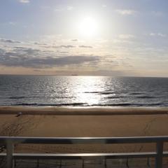 Ocean front best beach, boardwalk, dolphins!