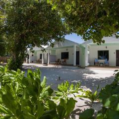 Clouds Beach Retreat Laamu Gan