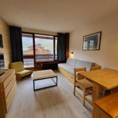 Studio 27m², Vue Montagne, Balcon, Proche Pistes, Équipements Complets - FR-1-449-117