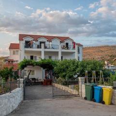 Apartments for families with children Grebastica, Sibenik - 477