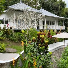 Balian Bliss Retreat complex with private pool