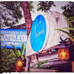 Anjoned Hostel & Cafe