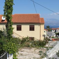 Apartments with parking spaces Supetar, Brac - 5628