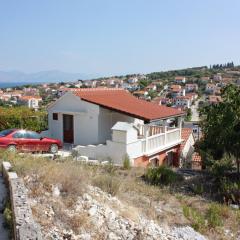 Apartments with parking spaces Sutivan, Brac - 5654